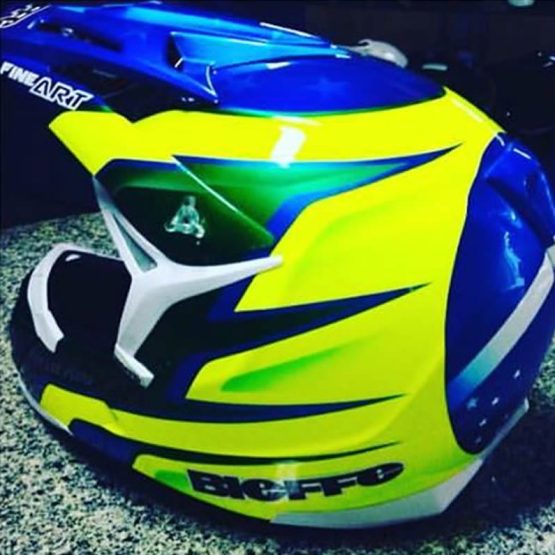Personalização e Pintura de capacete de Rally