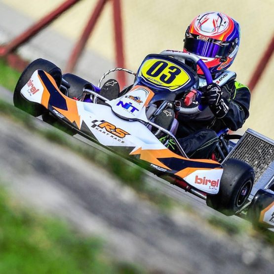 Adesivo para carenagem de kart e Layout Fineart