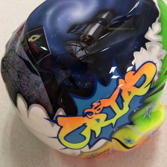 Pintura e personalização de capacete especiais