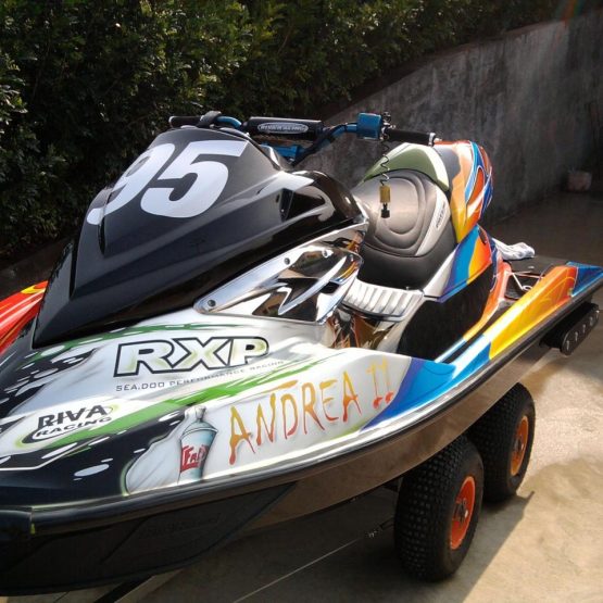 Pintura e personalização de Jetski
