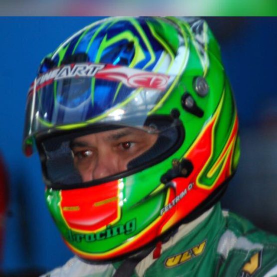 Pintura e personalização de capacete de kart piloto Feltrim