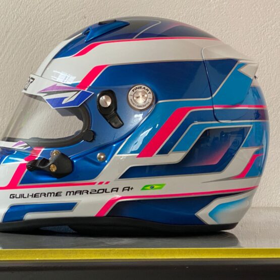 Personalização de capacete de kart e carro
