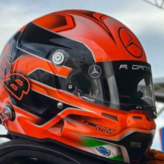 Personalização de capacete de kart e carro