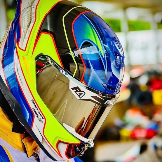 Pintura de capacete de carro e kart